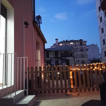 Eros Casa Милан